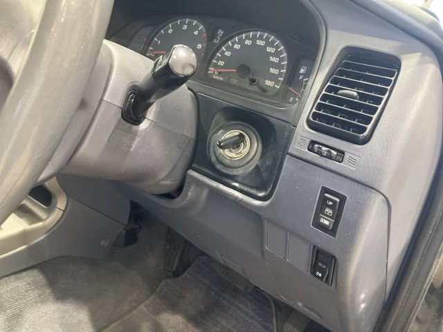 TOYOTA HILUX SURF