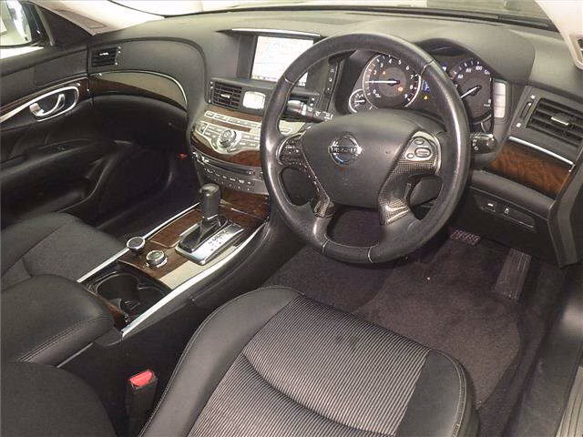 NISSAN FUGA