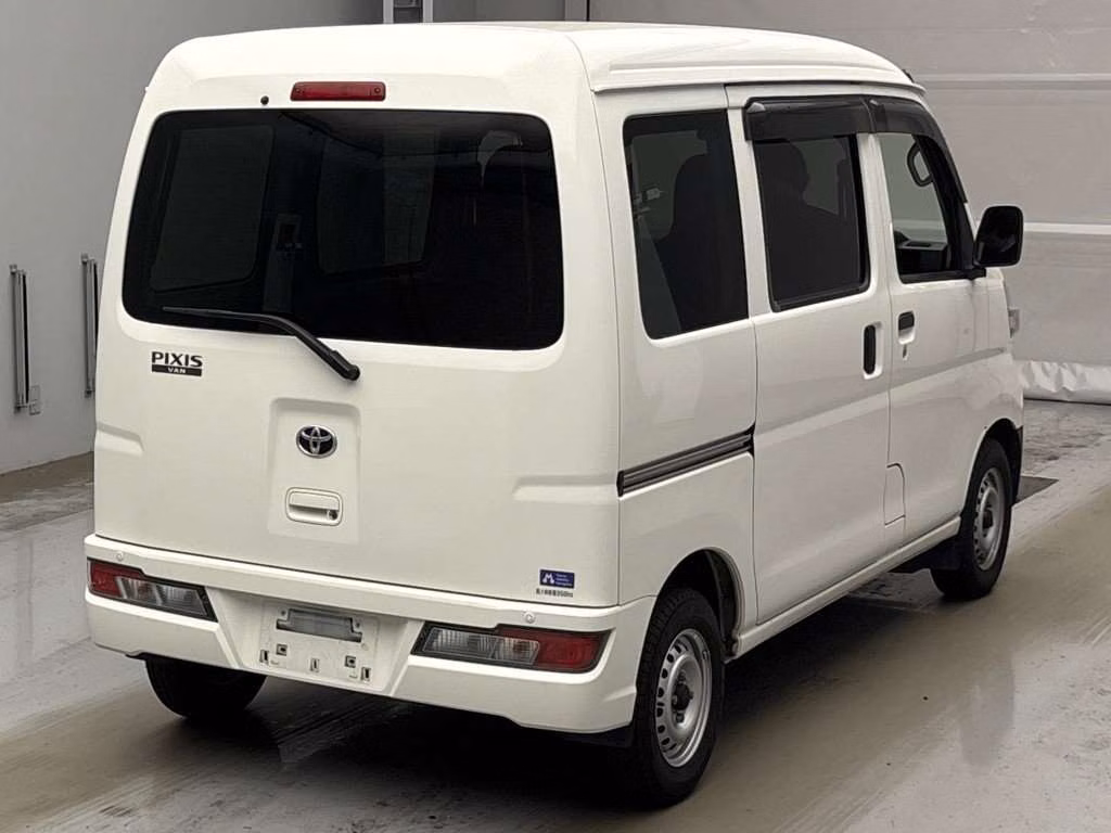 TOYOTA PIXIS VAN