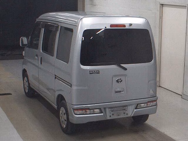 TOYOTA PIXIS VAN