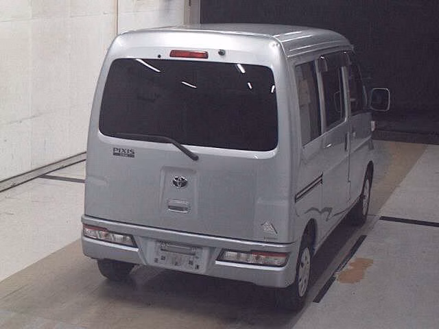 TOYOTA PIXIS VAN