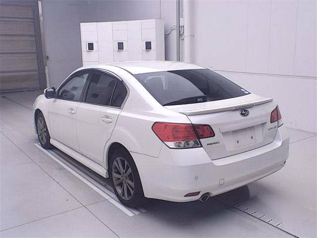 SUBARU LEGACY B4