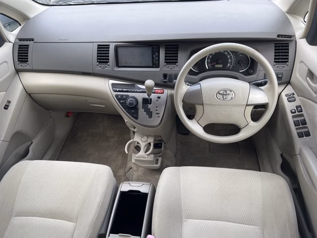 TOYOTA ISIS