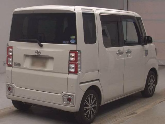 TOYOTA PIXIS MEGA