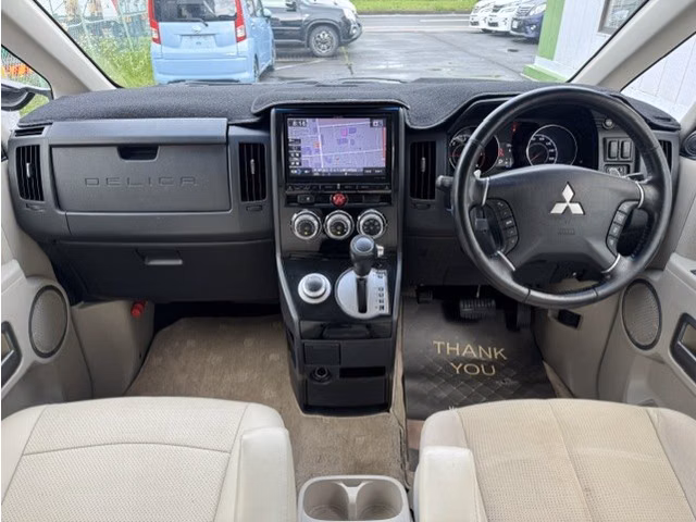 MITSUBISHI DELICA D:5