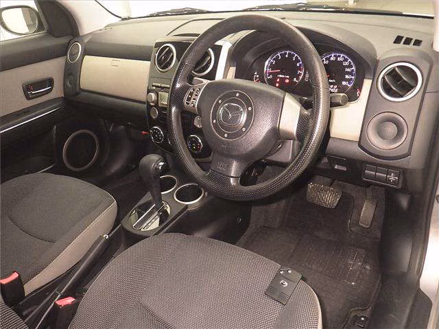 MAZDA VERISA