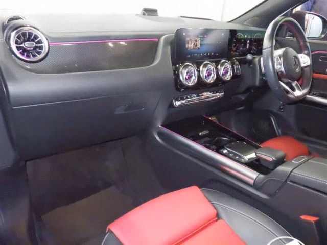 MERCEDES-BENZ GLA-CLASS