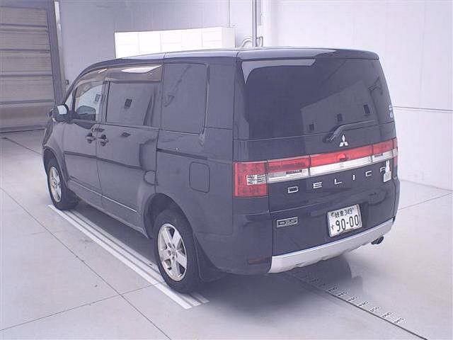 MITSUBISHI DELICA D:5