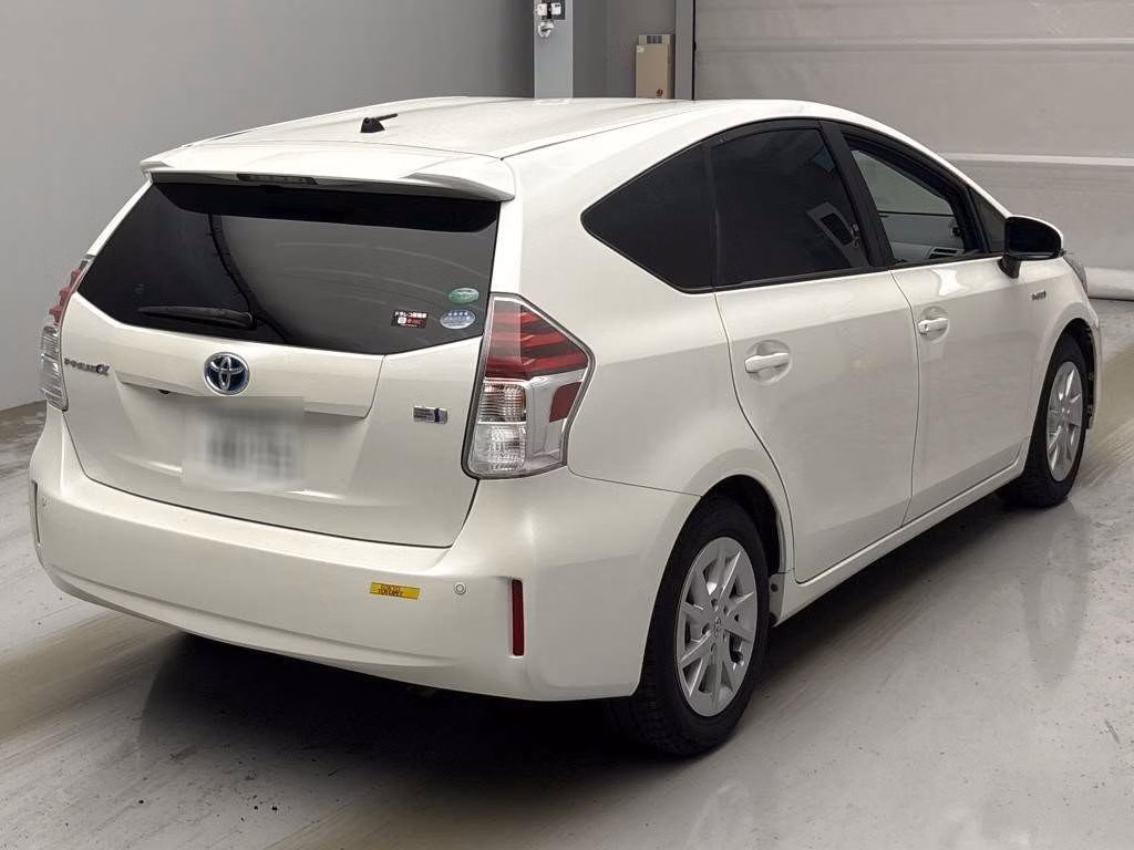 TOYOTA PRIUS ALPHA