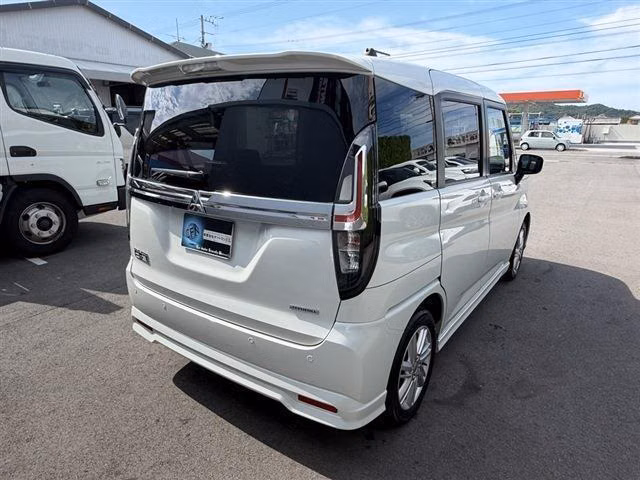 MITSUBISHI DELICA D:2