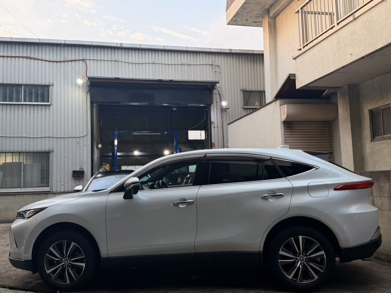 TOYOTA HARRIER