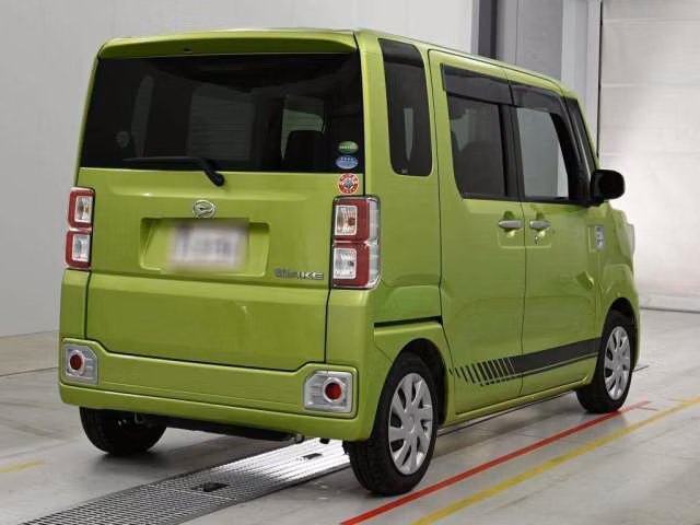 DAIHATSU WAKE