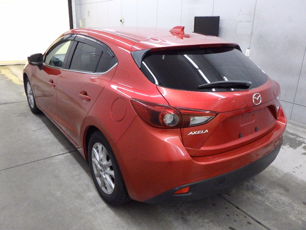 MAZDA AXELA