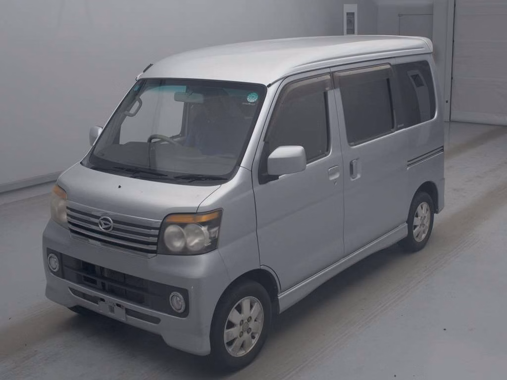 TOYOTA RAUM