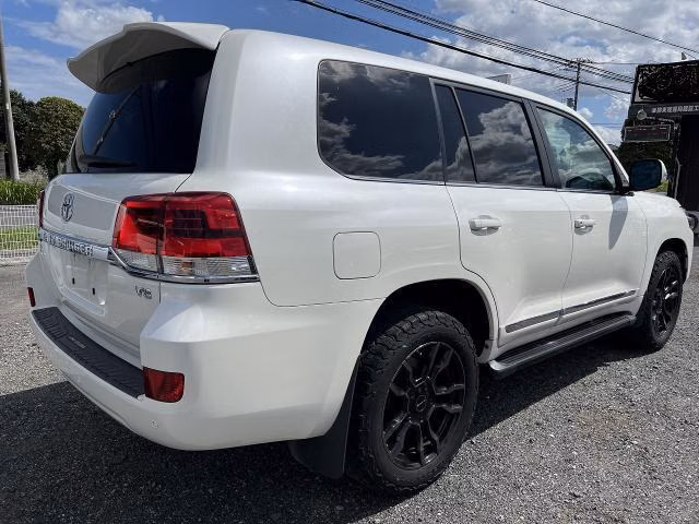 TOYOTA LAND CRUISER