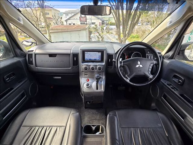 MITSUBISHI DELICA D:5