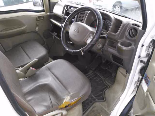 MITSUBISHI MINICAB
