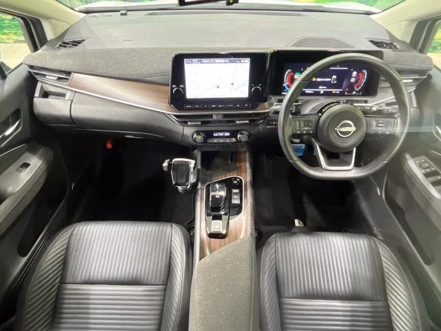 NISSAN AURA