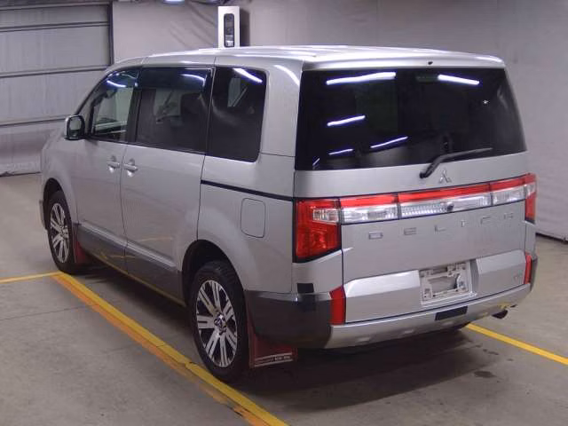 MITSUBISHI DELICA D:5