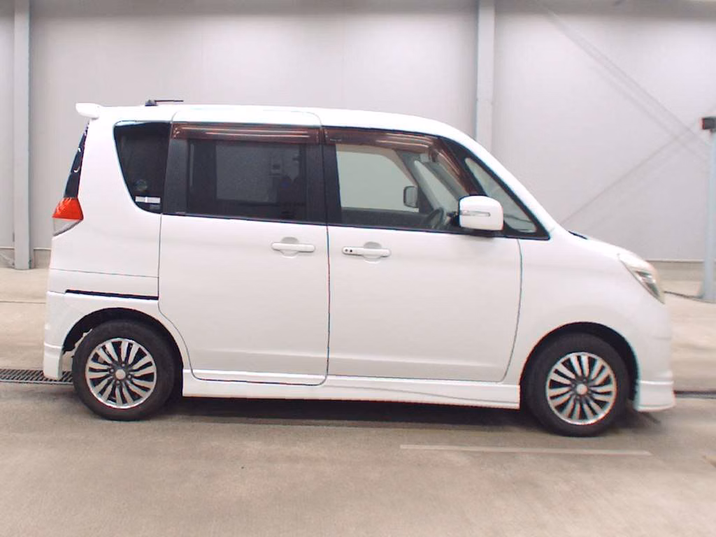 MITSUBISHI DELICA D:2
