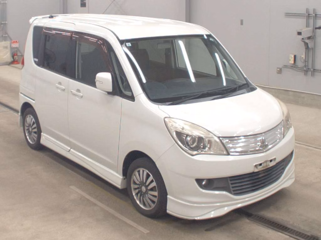 MITSUBISHI DELICA D:2