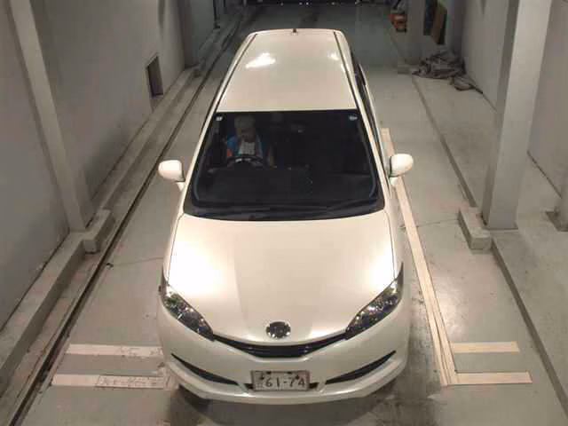 TOYOTA WISH