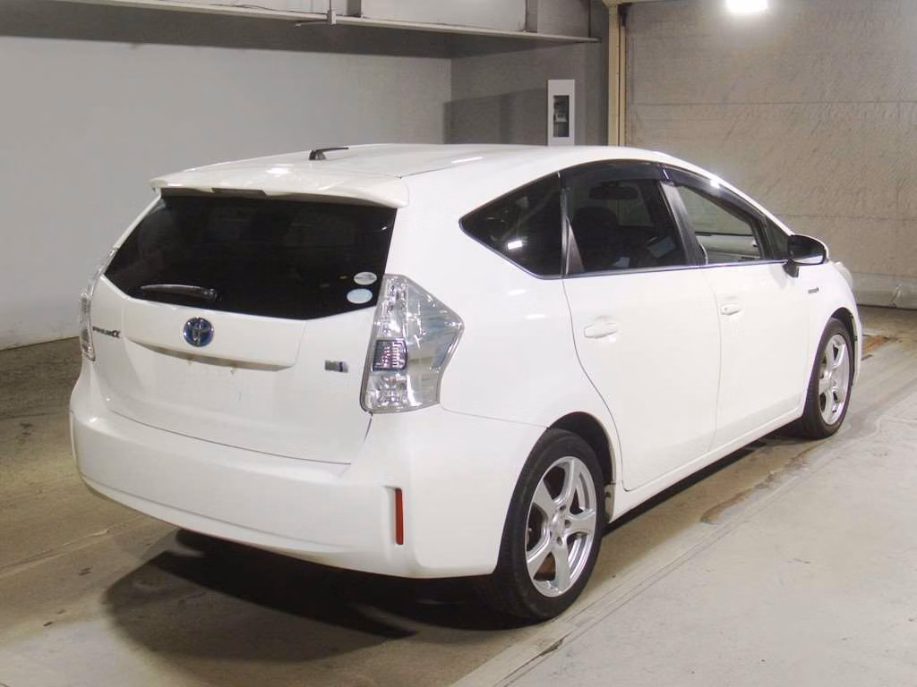 TOYOTA PRIUS ALPHA