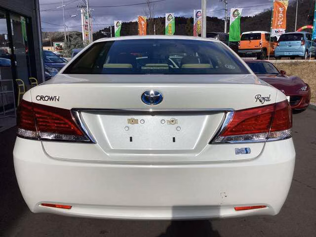 TOYOTA CROWN
