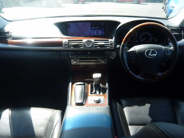 LEXUS LS460L
