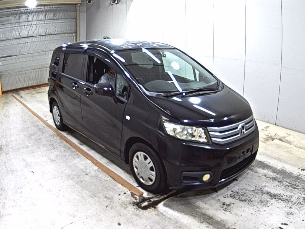 HONDA FREED SPIKE