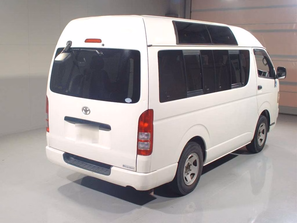 TOYOTA REGIUS ACE