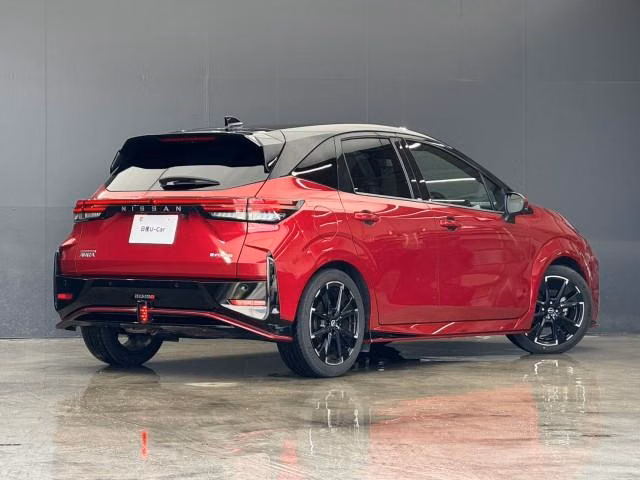 NISSAN AURA