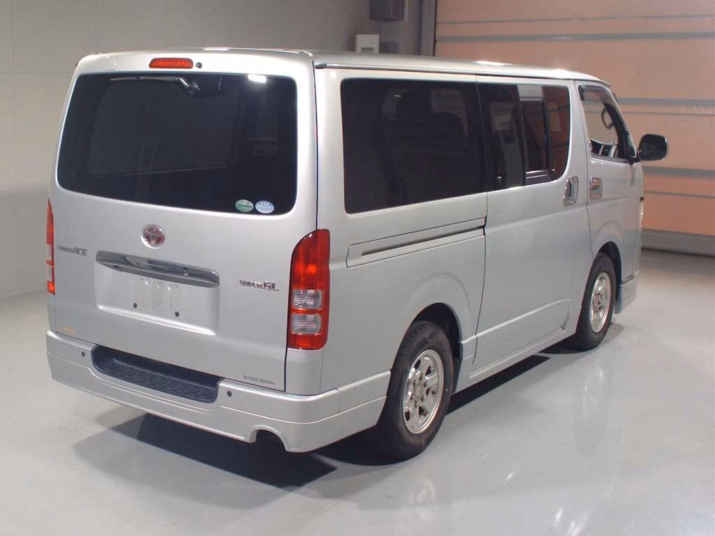 TOYOTA REGIUS ACE