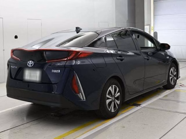 TOYOTA PRIUS PHV