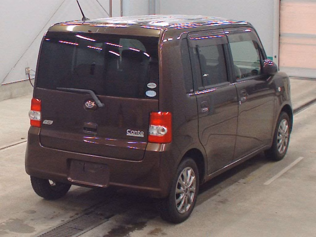 DAIHATSU MOVE CONTE