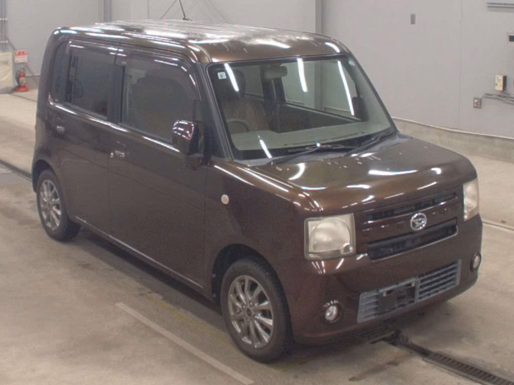 DAIHATSU MOVE CONTE