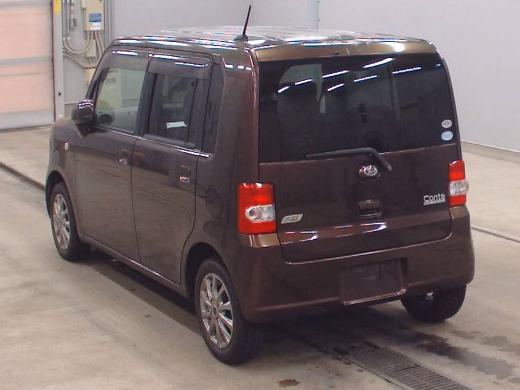 DAIHATSU MOVE CONTE