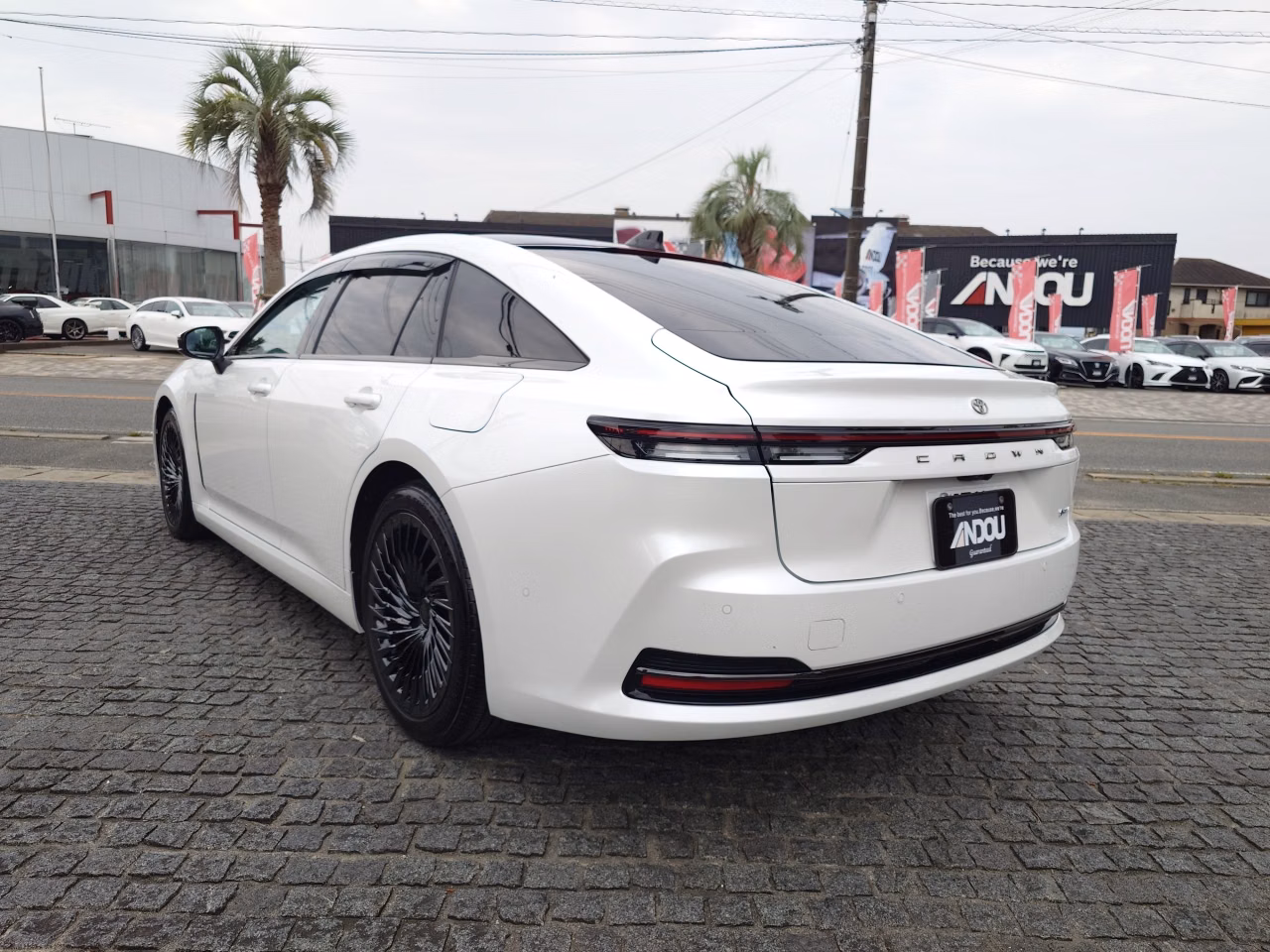 TOYOTA CROWN