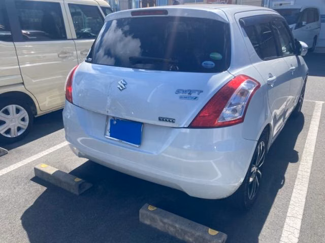 SUZUKI SWIFT