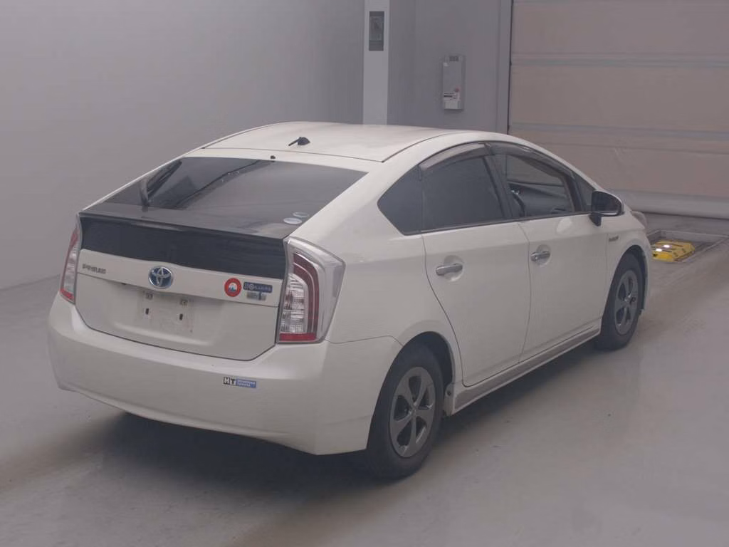 TOYOTA PRIUS