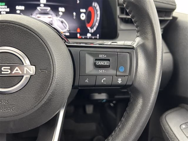 NISSAN AURA