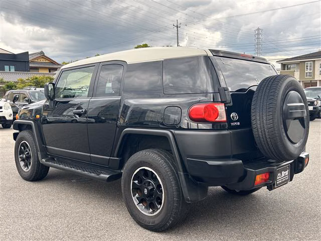 TOYOTA FJ CRUISER