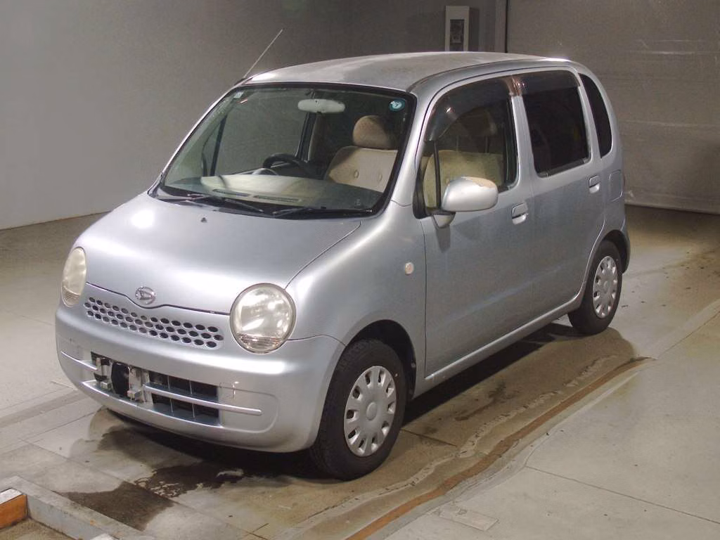 DAIHATSU MOVE LATTE