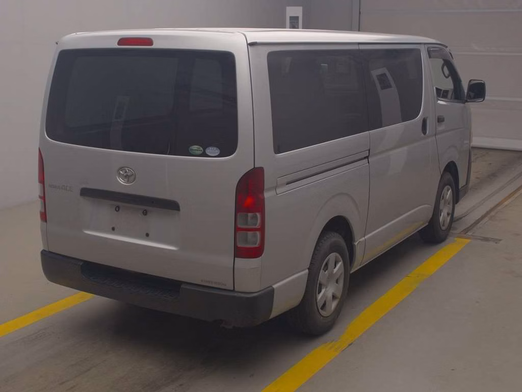 TOYOTA REGIUS ACE