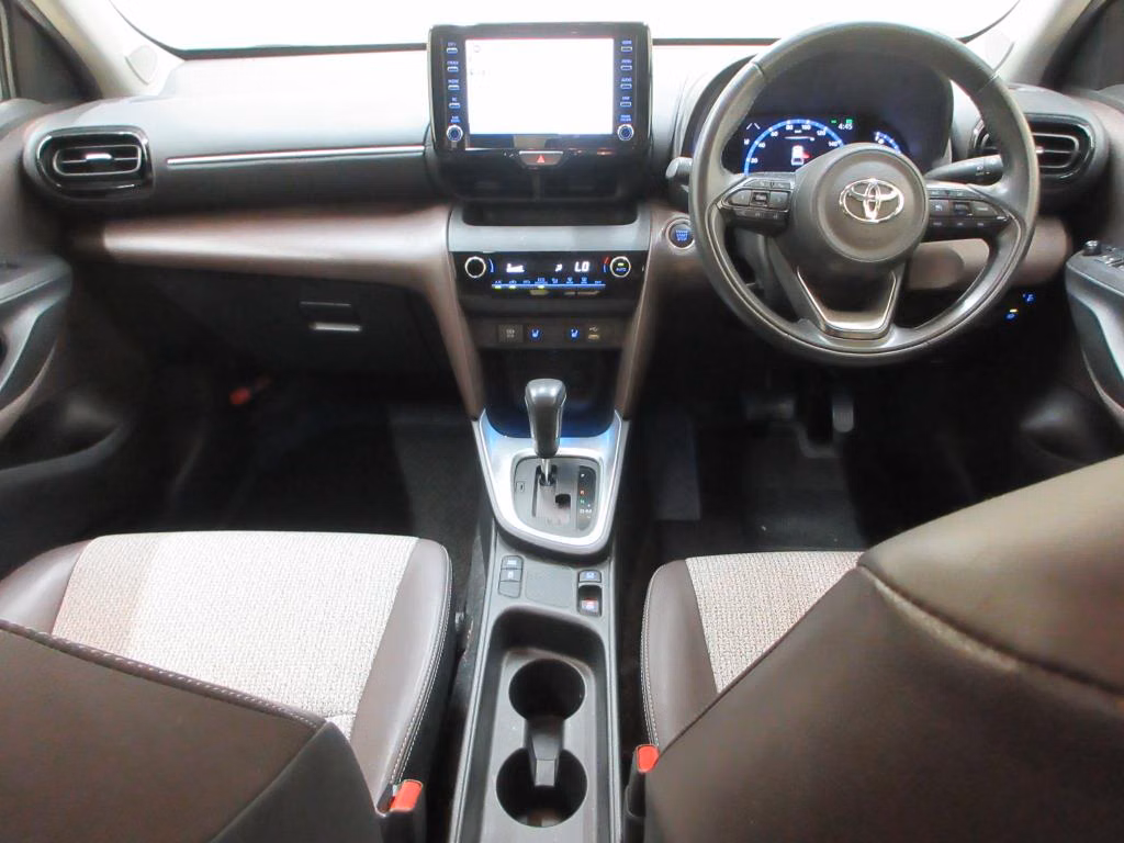 TOYOTA YARIS CROSS