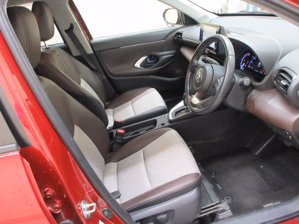 TOYOTA YARIS CROSS