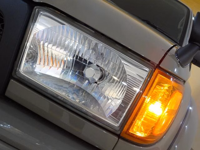 TOYOTA HILUX SURF
