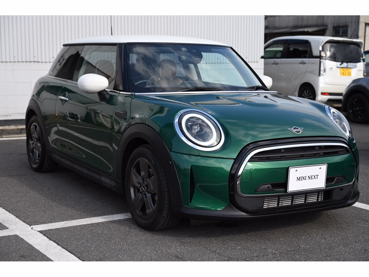 MINI HATCH
