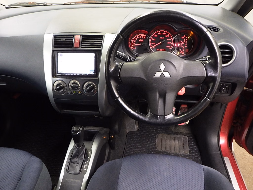 MITSUBISHI COLT