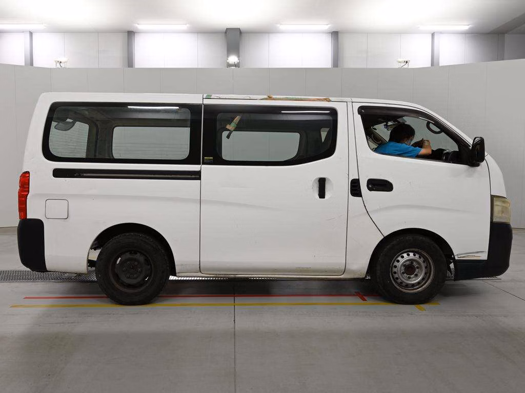 NISSAN NV350 CARAVAN